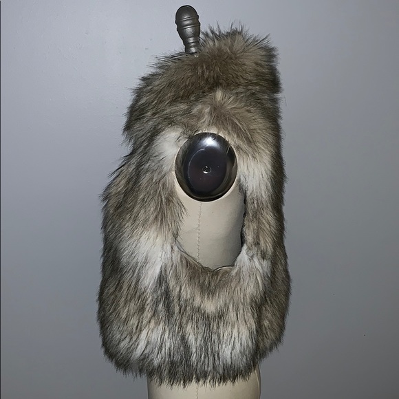 NWT! Ann Taylor Loft Faux Fur Vest! - Picture 2 of 6